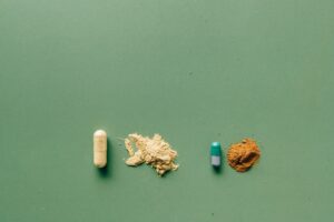 中药活性成分现代研究：从网络药理学到靶点发现的科学路径