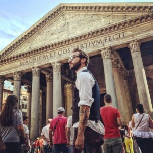 Stoicism's Practical Wisdom: Marcus Aurelius, Epictetus, and the Contemporary Stoic Revival