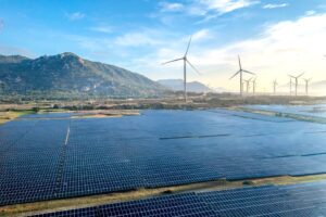 可再生能源转型：太阳能、风能与储能技术如何重塑全球能源格局