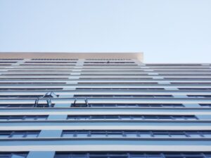 压力的神经生物学：HPA轴、皮质醇的双刃剑效应与慢性压力对大脑的结构性损伤