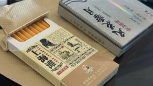 中医酒吧与养生新消费：年轻人为什么开始"喝苦丁茶配汉方鸡尾酒"