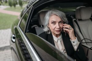 CAR-T细胞疗法：个性化癌症免疫治疗的原理、现状与挑战