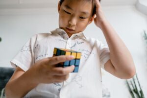 批判性思维与结构化解题：职场最稀缺的思维能力训练指南