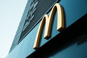IP品牌化：从个人创作者到商业IP的跃迁路径与品牌资产沉淀