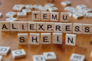 Temu与SHEIN商业模式解析：极致供应链效率如何颠覆全球零售