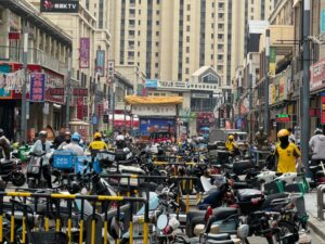 无人机配送在中国：美团、顺丰与低空物流的商业化进程