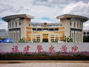 LLM应用开发实战：Prompt工程、API集成与LangChain构建流程