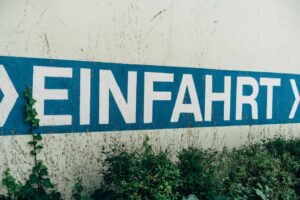 German Workplace Culture: Direct Communication, Working Hours Law, and Vacation Culture