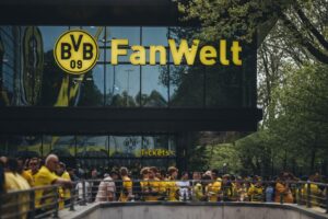 German Sports and Fitness Culture: Bundesliga Football, Gym Landscape, and Outdoor Traditions