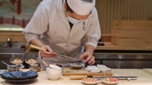 Omakase和怀石料理：日本两大品尝菜单传统