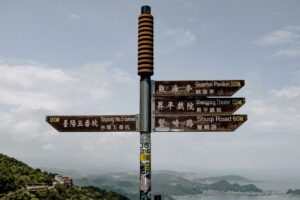 清洁能源技术：光伏、风电的成本革命与储能技术瓶颈