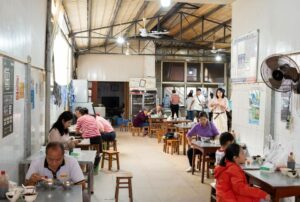 Three Chinese Regional Cuisines Compared: Sichuan's Numbing Heat, Cantonese Freshness, and Yunnan's Wild Ingredients