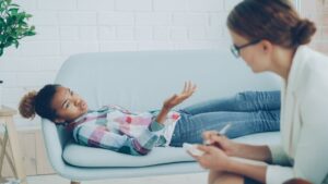 认知行为疗法（CBT）：识别负面思维模式、重构认知与管理焦虑抑郁
