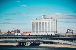 联邦学习与隐私保护机器学习：在不共享原始数据的情况下训练AI