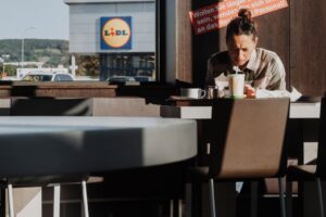 德国超市文化：Aldi、Lidl、Edeka、Rewe与折扣超市的生态